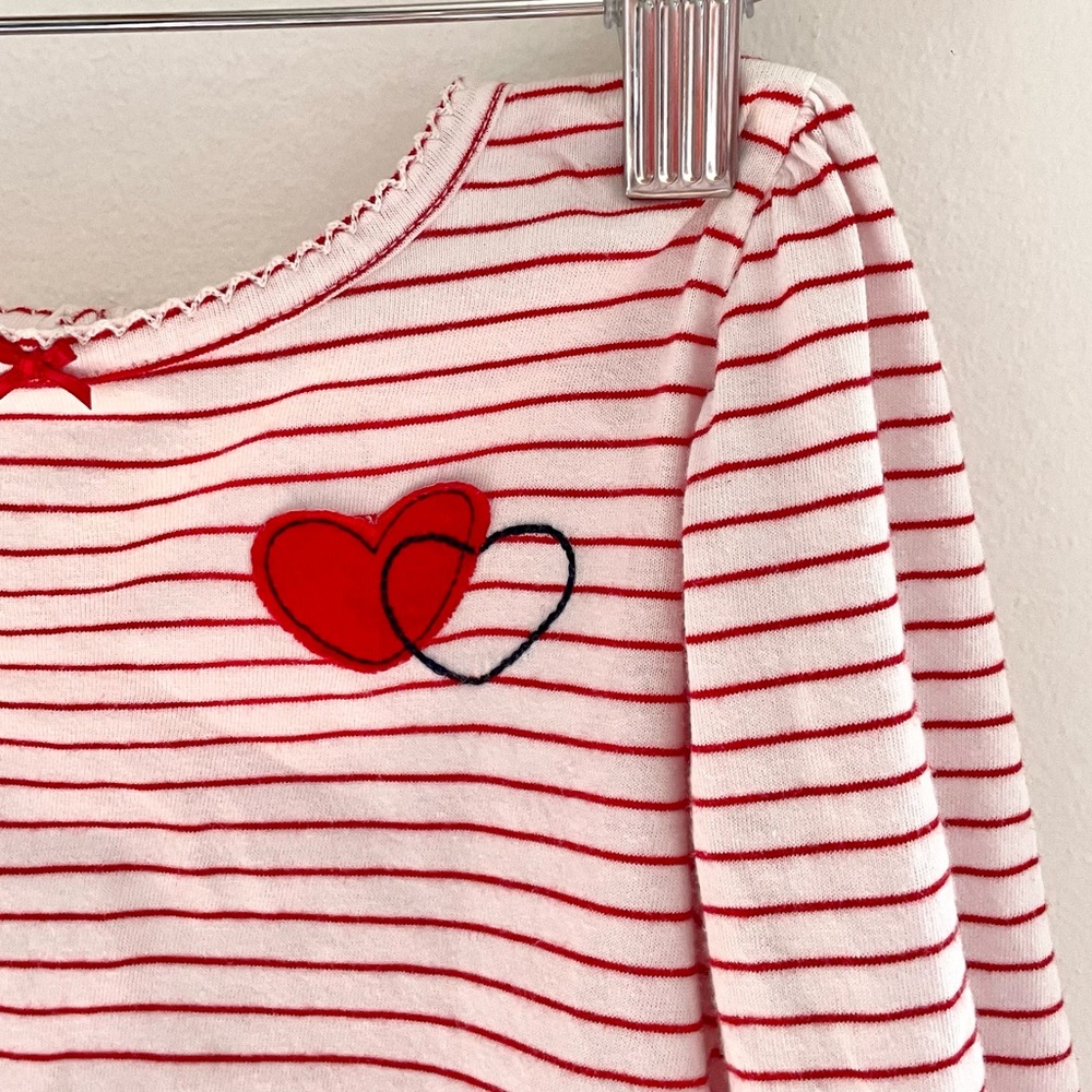 10/$25💥Carter's ♥️ Stripe Heart Valentines 💌 Bodysuit, Long Sleeve, Red White